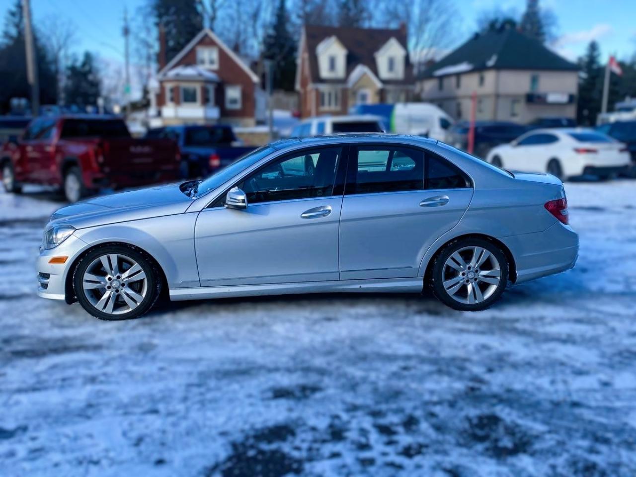 2012 Mercedes-Benz C 300 4matic AWD Nav Rev Cam Pano Sun Photo3