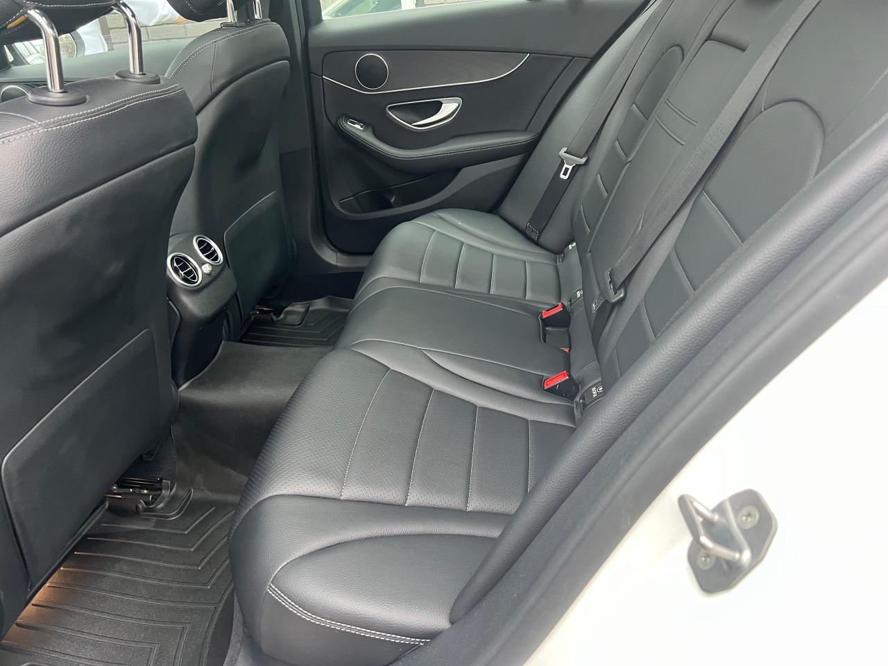 2018 Mercedes-Benz C300 C300 4MATIC EASY APPROVAL - Photo #19