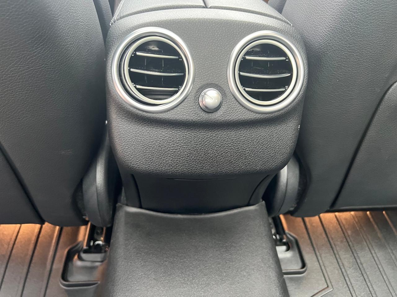 2018 Mercedes-Benz C300 C300 4MATIC EASY APPROVAL - Photo #20