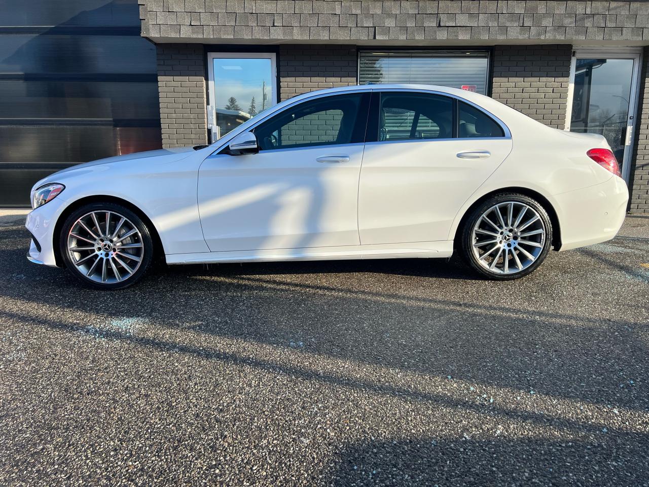 2018 Mercedes-Benz C300 C300 4MATIC EASY APPROVAL - Photo #6