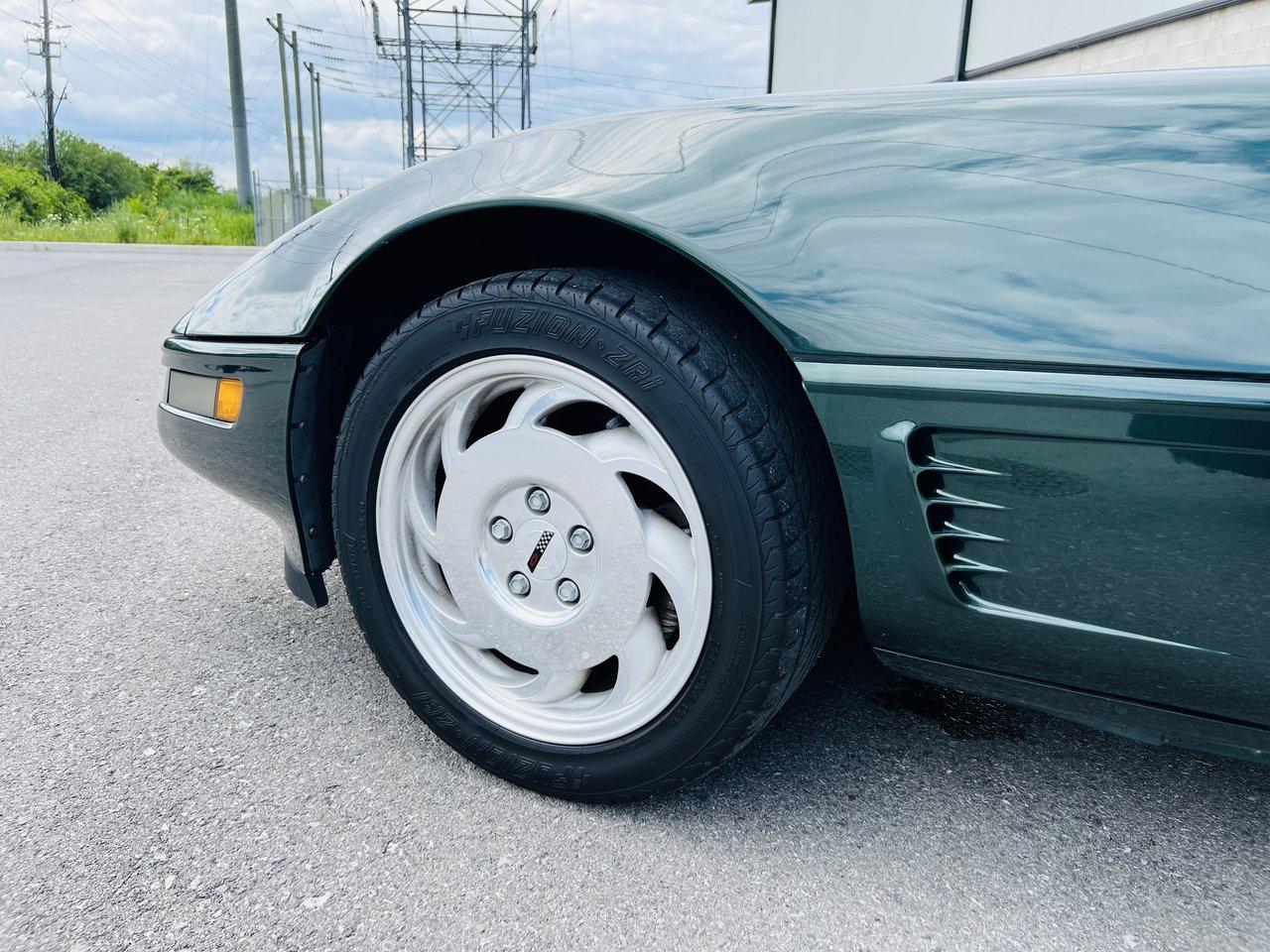 1995 Chevrolet Corvette Convertible **POLO GREEN** - Photo #11