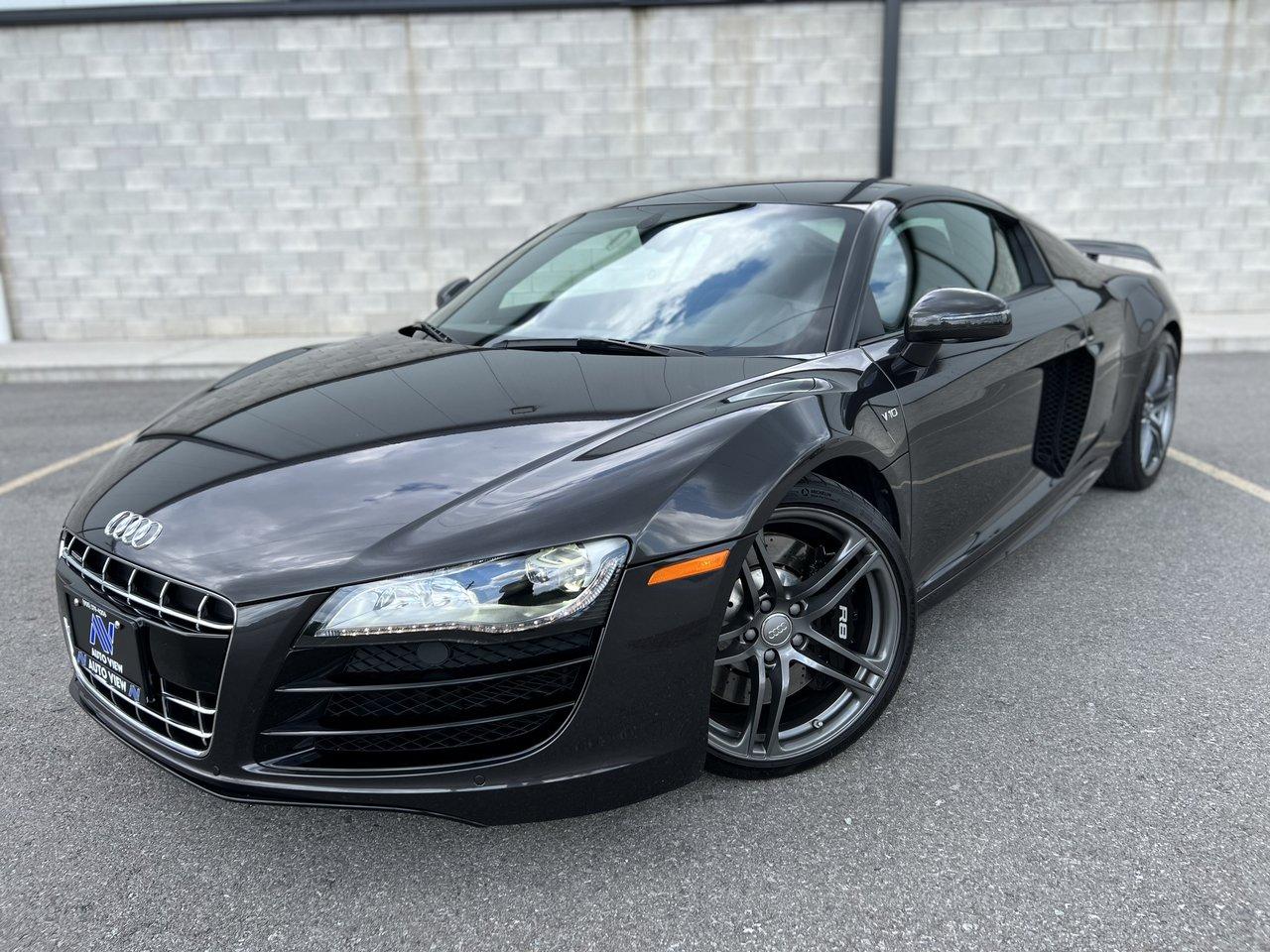 2010 Audi R8 5.2L **CARBON FIBRE PACKAGE** - Photo #1