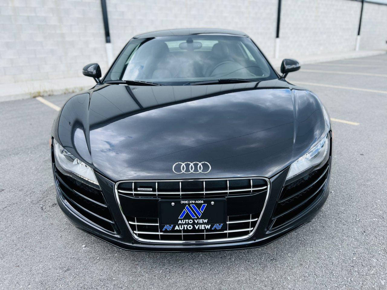 2010 Audi R8 5.2L **CARBON FIBRE PACKAGE** - Photo #2