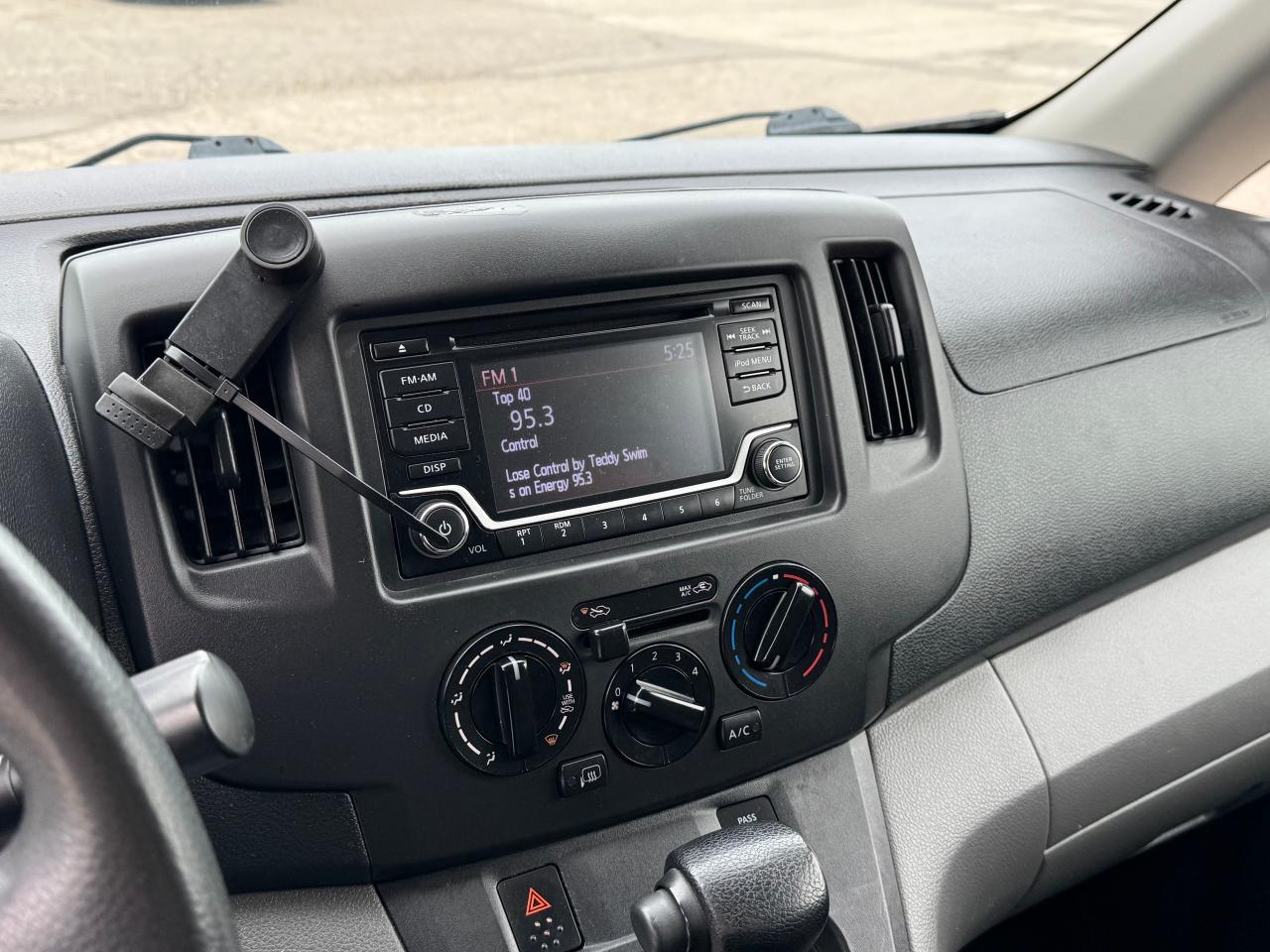 2020 Nissan NV200 Compact Cargo S **LADDER RACKS** - Photo #17