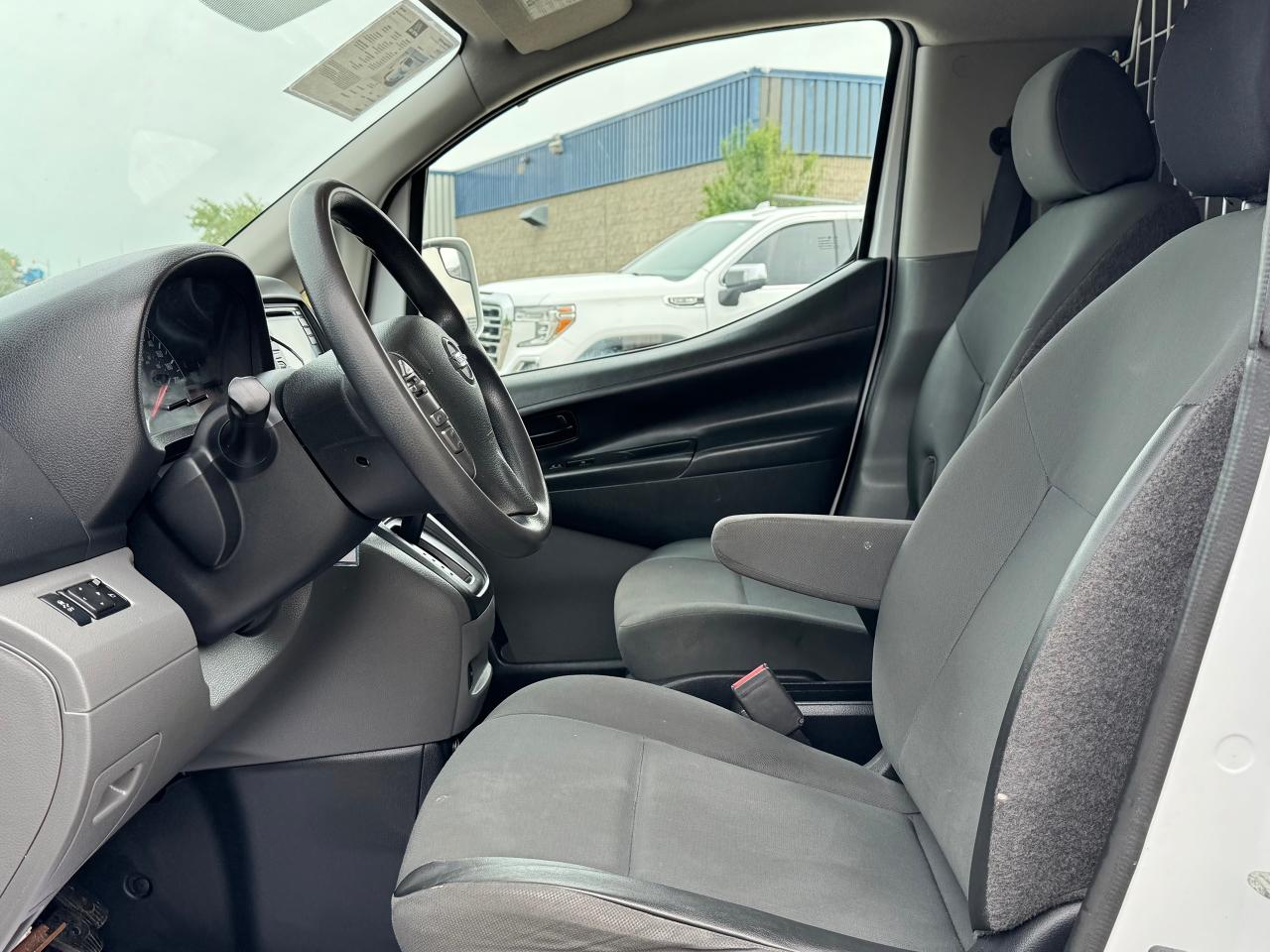 2020 Nissan NV200 Compact Cargo S **LADDER RACKS** - Photo #20