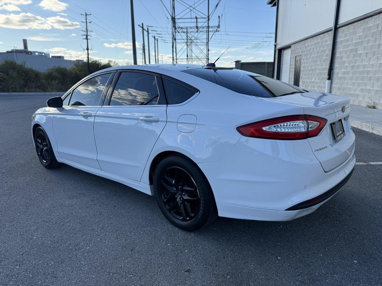 2016 Ford Fusion SE **COMES WITH WINTER TIRES** - Photo #7