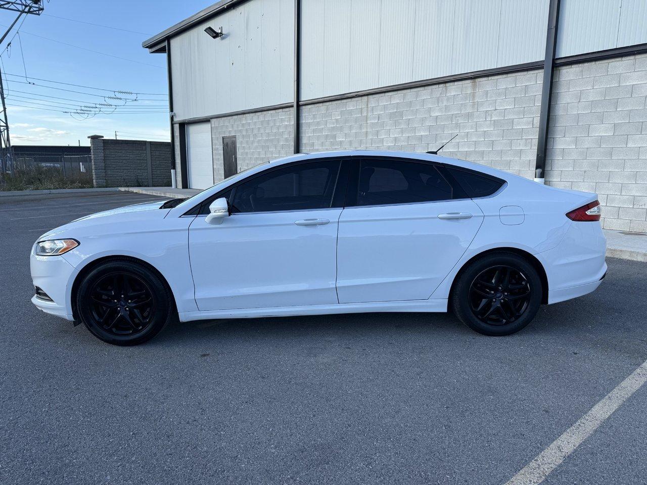 2016 Ford Fusion SE **COMES WITH WINTER TIRES** - Photo #8