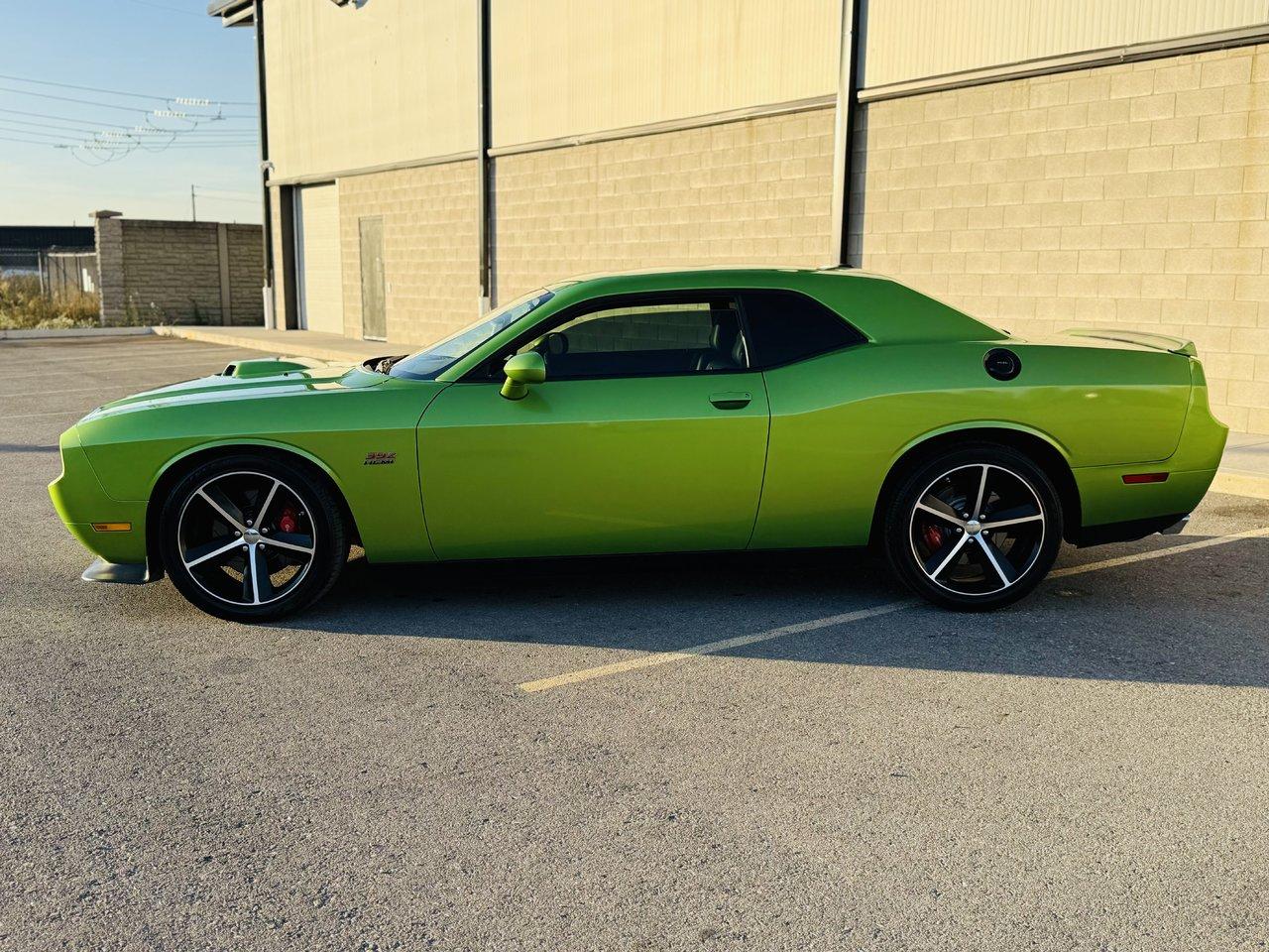 2011 Dodge Challenger SRT8 **SHAKER PACKAGE** - Photo #8