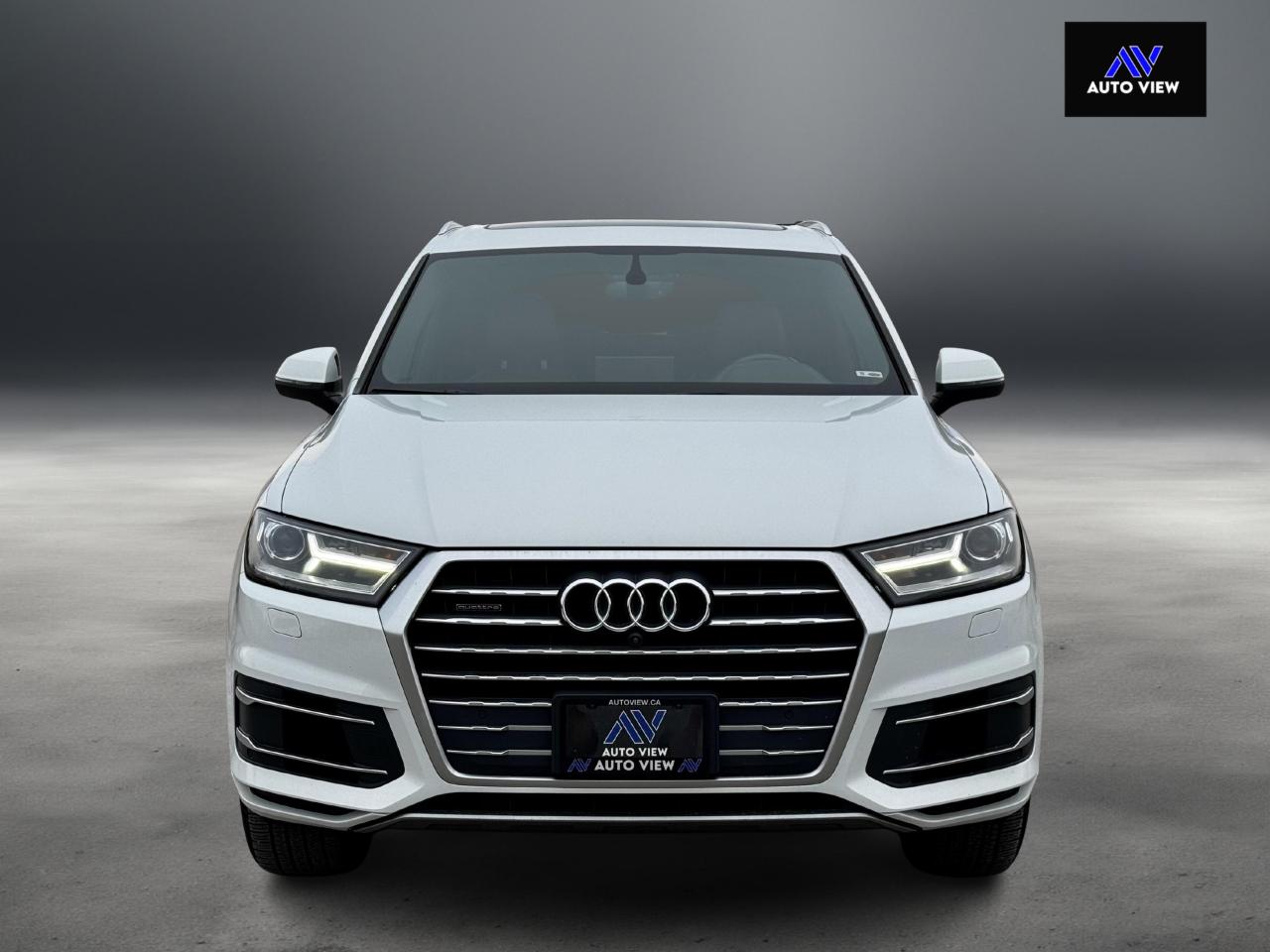 2018 Audi Q7 3.0 TFSI Progressiv **7 PASSENGER** - Photo #2