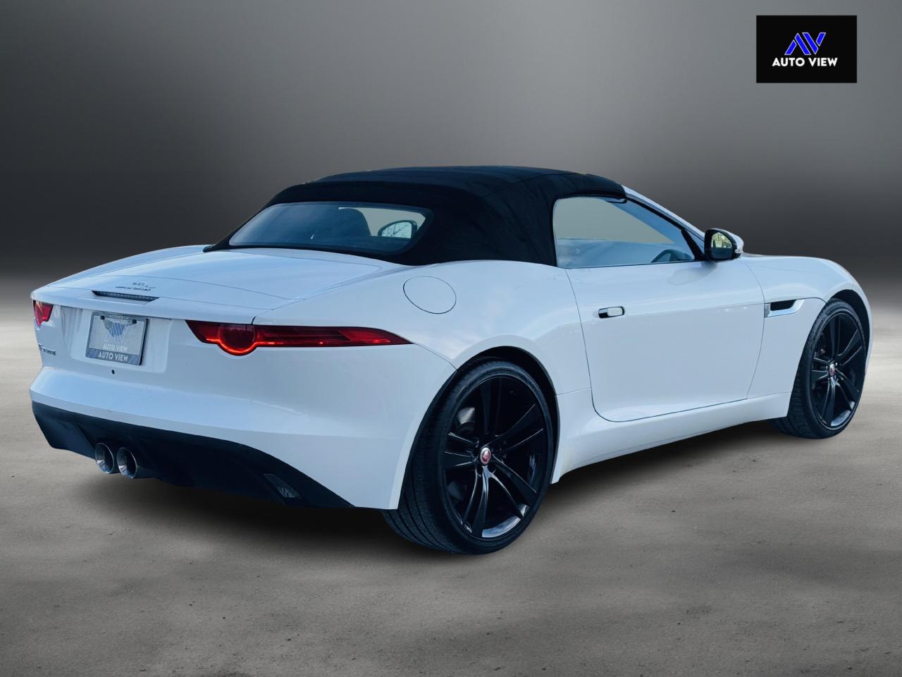 2016 Jaguar F-Type Convertible **CLEAN CARFAX REPORT** - Photo #5