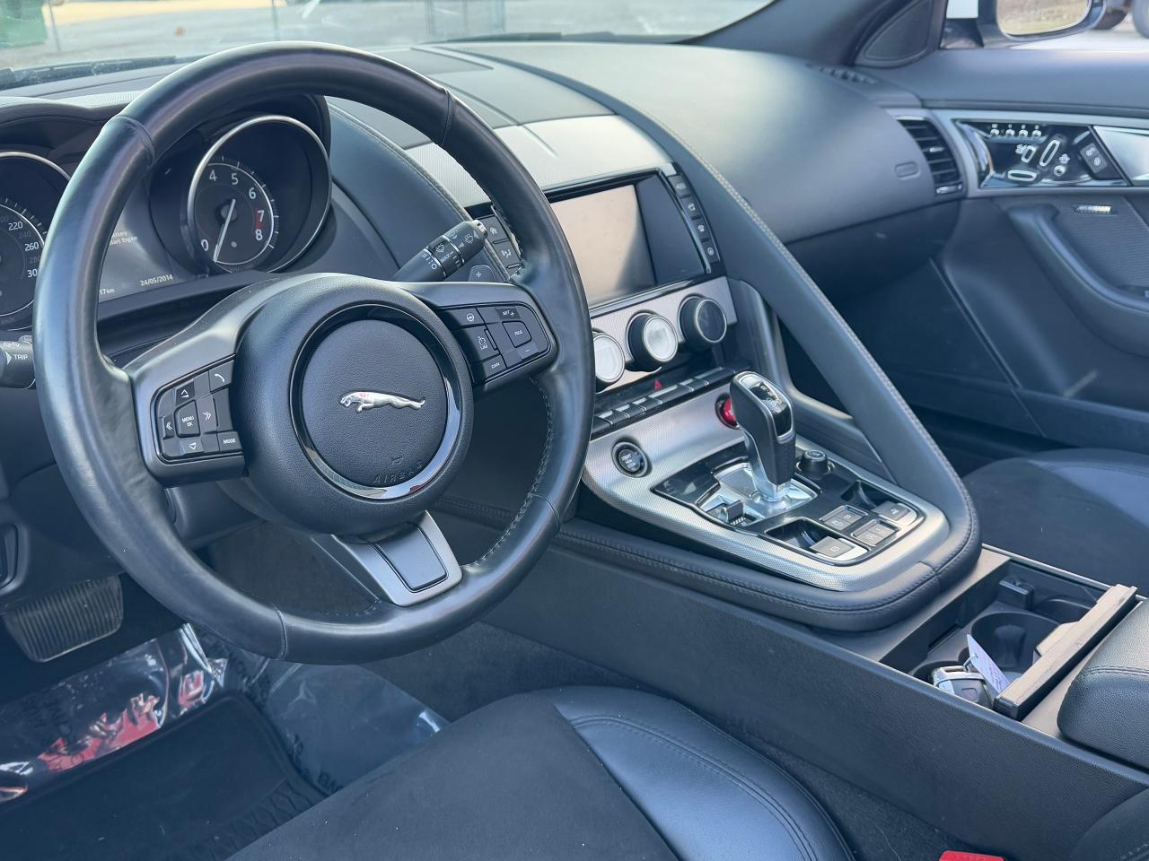 2016 Jaguar F-Type Convertible **CLEAN CARFAX REPORT** - Photo #20