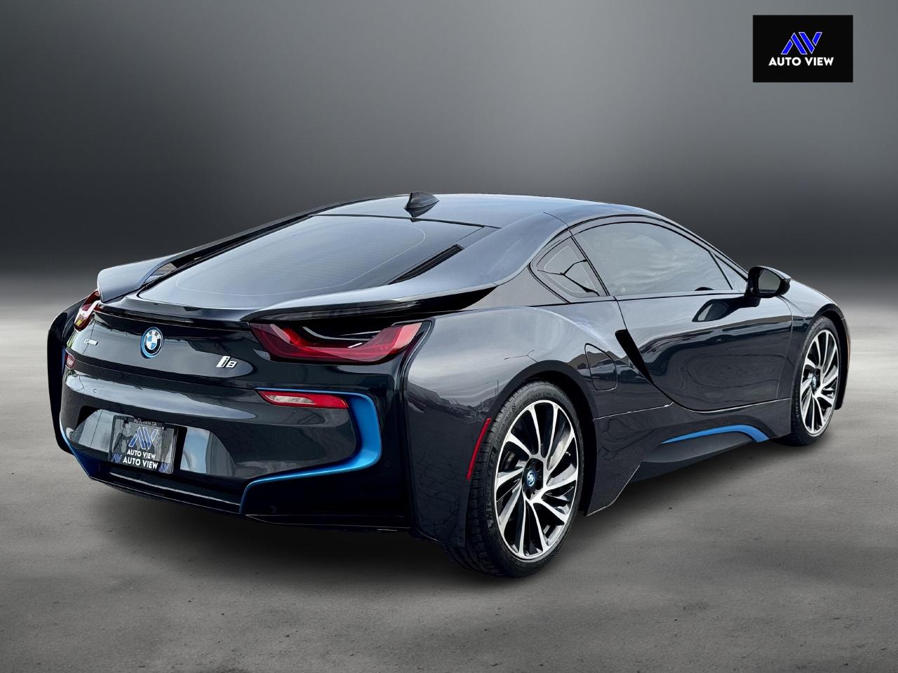 2015 BMW i8 **HYBRID SUPER CAR** Photo4