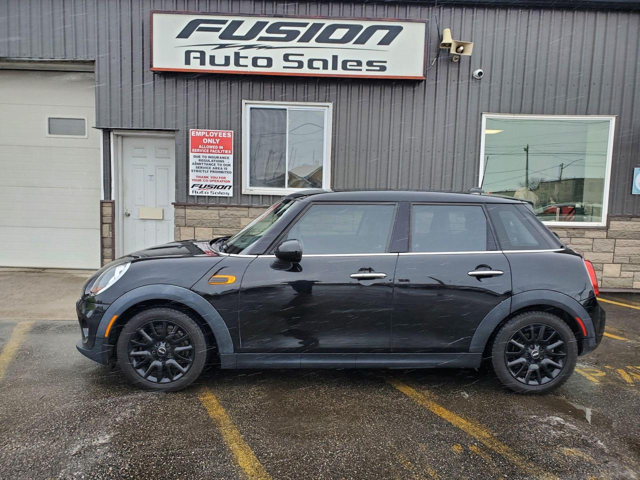 2016 MINI Cooper HB-6SP MANUAL-SUNROOF-LEATHER-BLUETOOTH - Photo #2