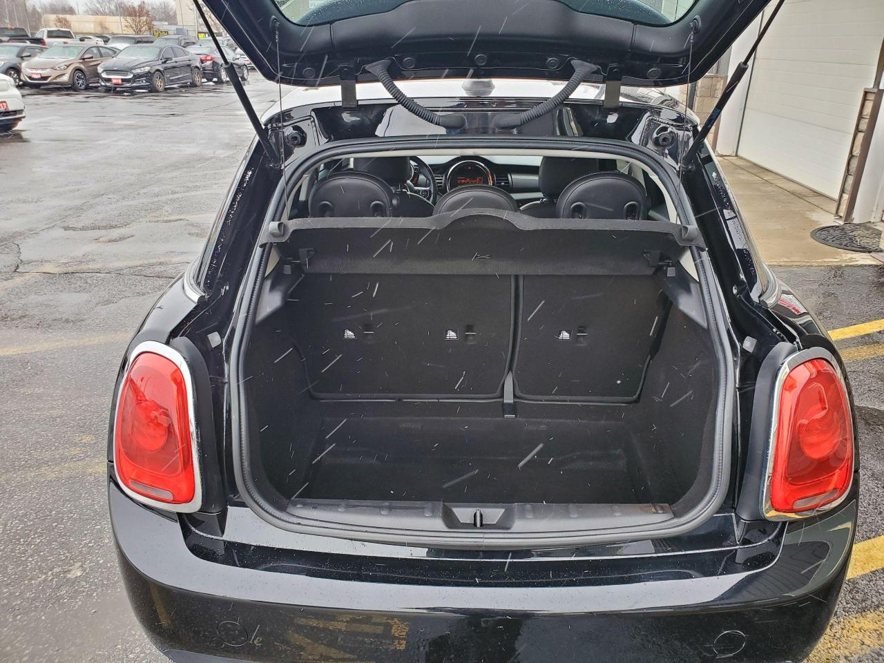 2016 MINI Cooper HB-6SP MANUAL-SUNROOF-LEATHER-BLUETOOTH - Photo #18