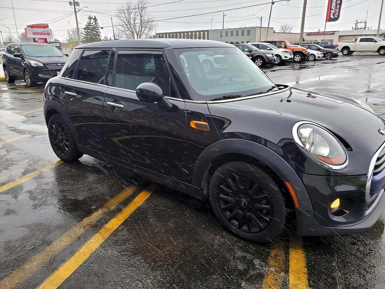 2016 MINI Cooper HB-6SP MANUAL-SUNROOF-LEATHER-BLUETOOTH - Photo #5