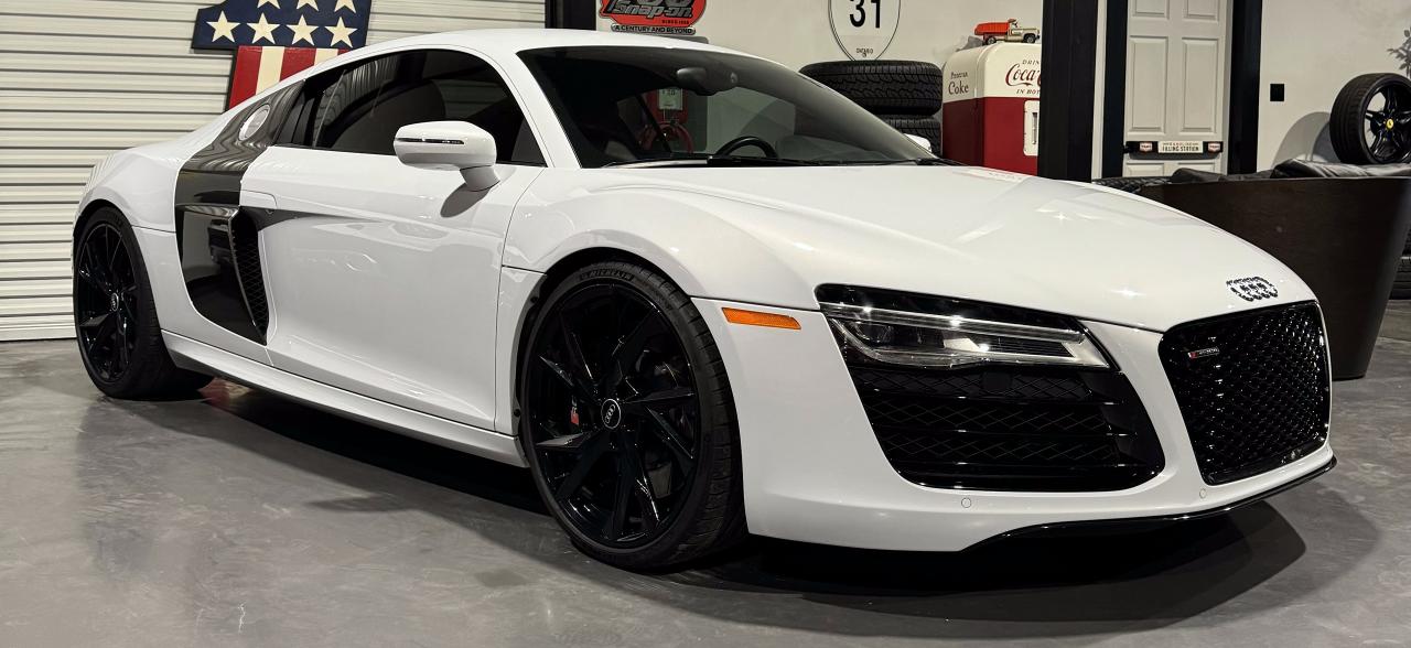 Used 2014 Audi R8 V10 for sale in Ottawa, ON