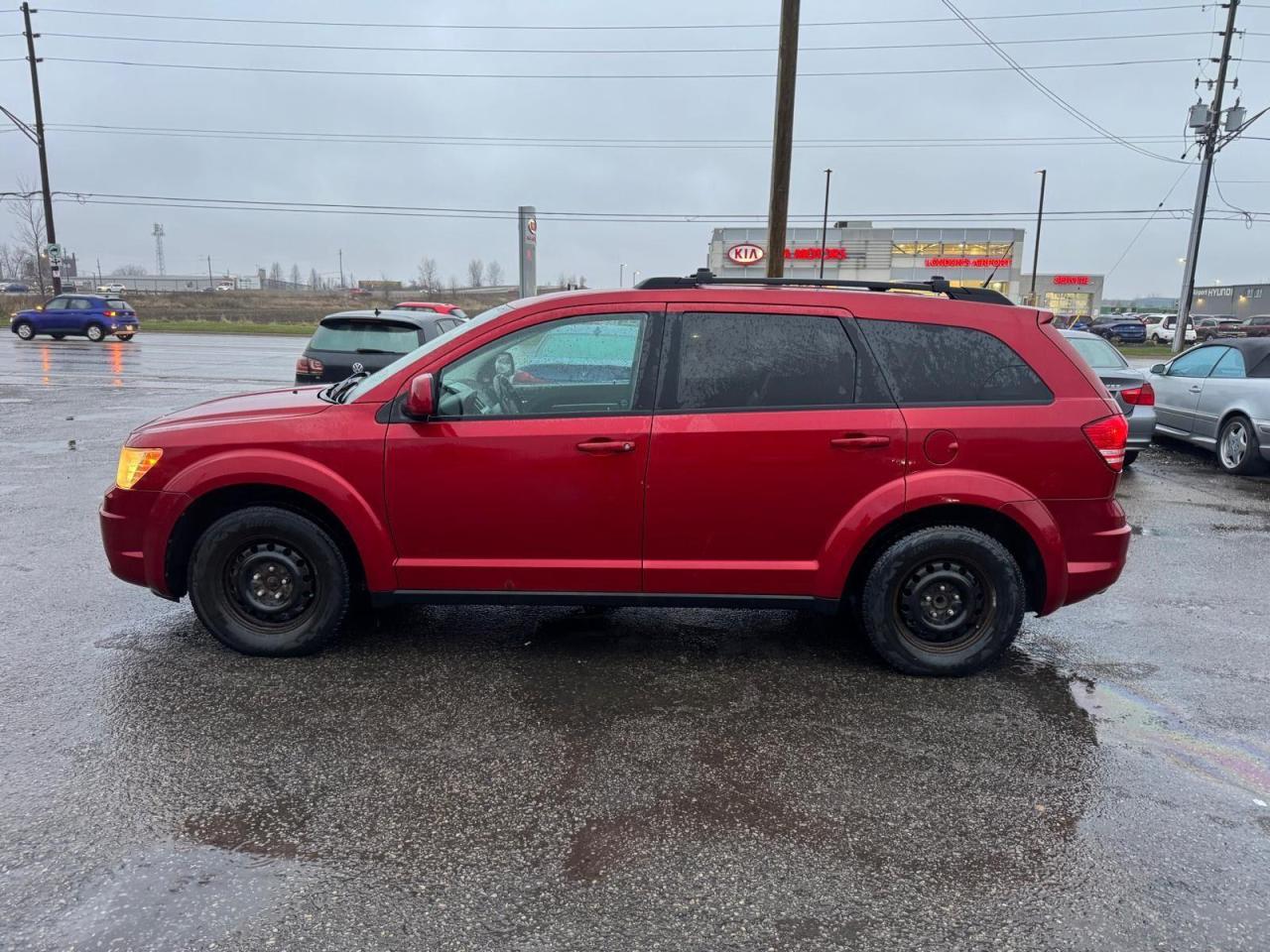 2010 Dodge Journey SXT, LEATHER, CAM, LOADED, ONLY 198KMS, AS IS - Photo #2