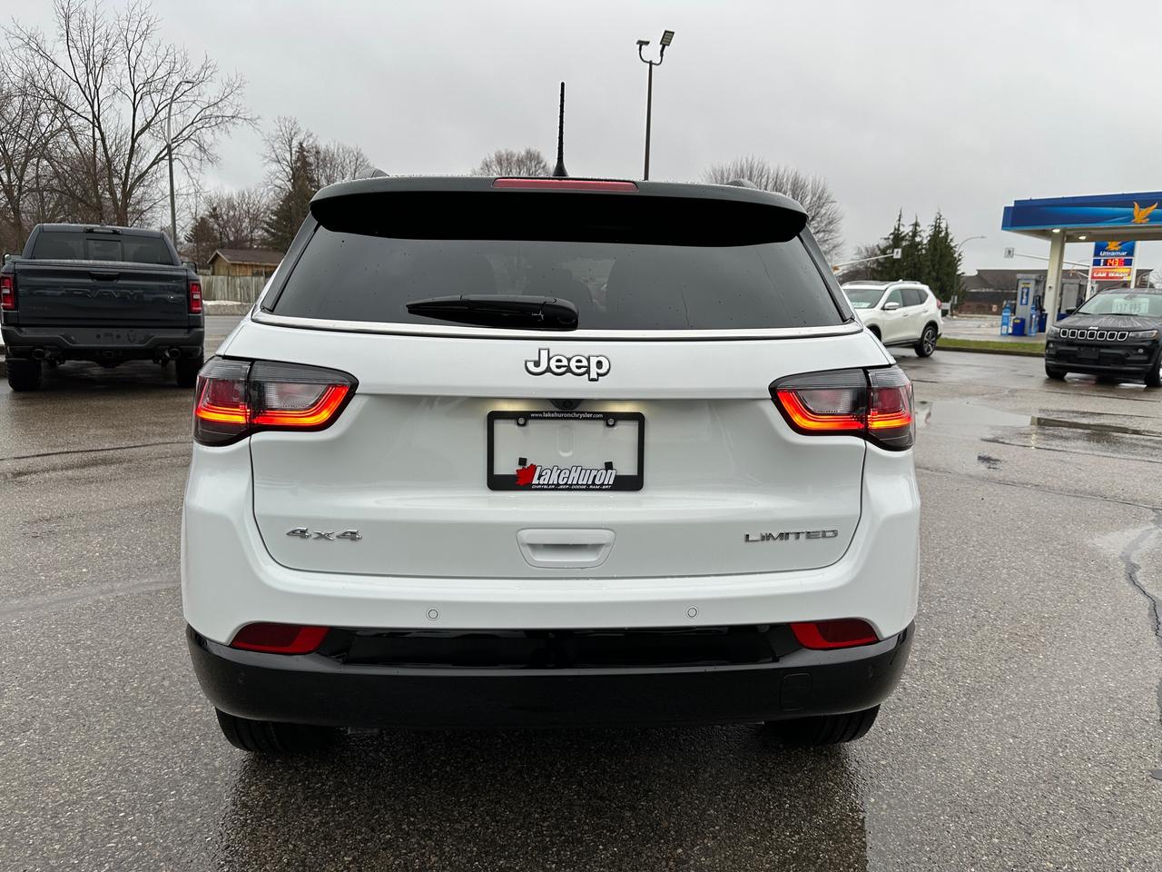 2025 Jeep Compass LIMITED Photo