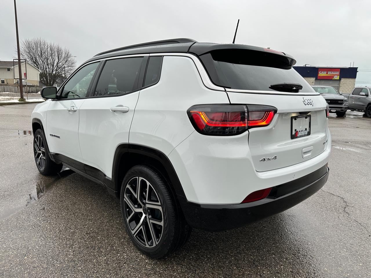 2025 Jeep Compass LIMITED Photo