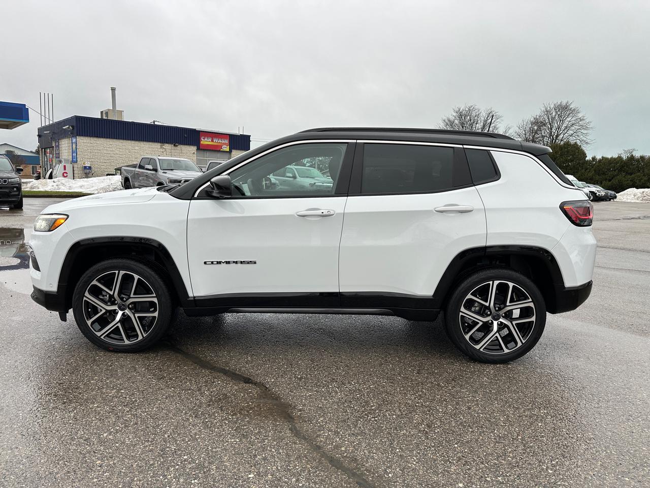 2025 Jeep Compass LIMITED Photo