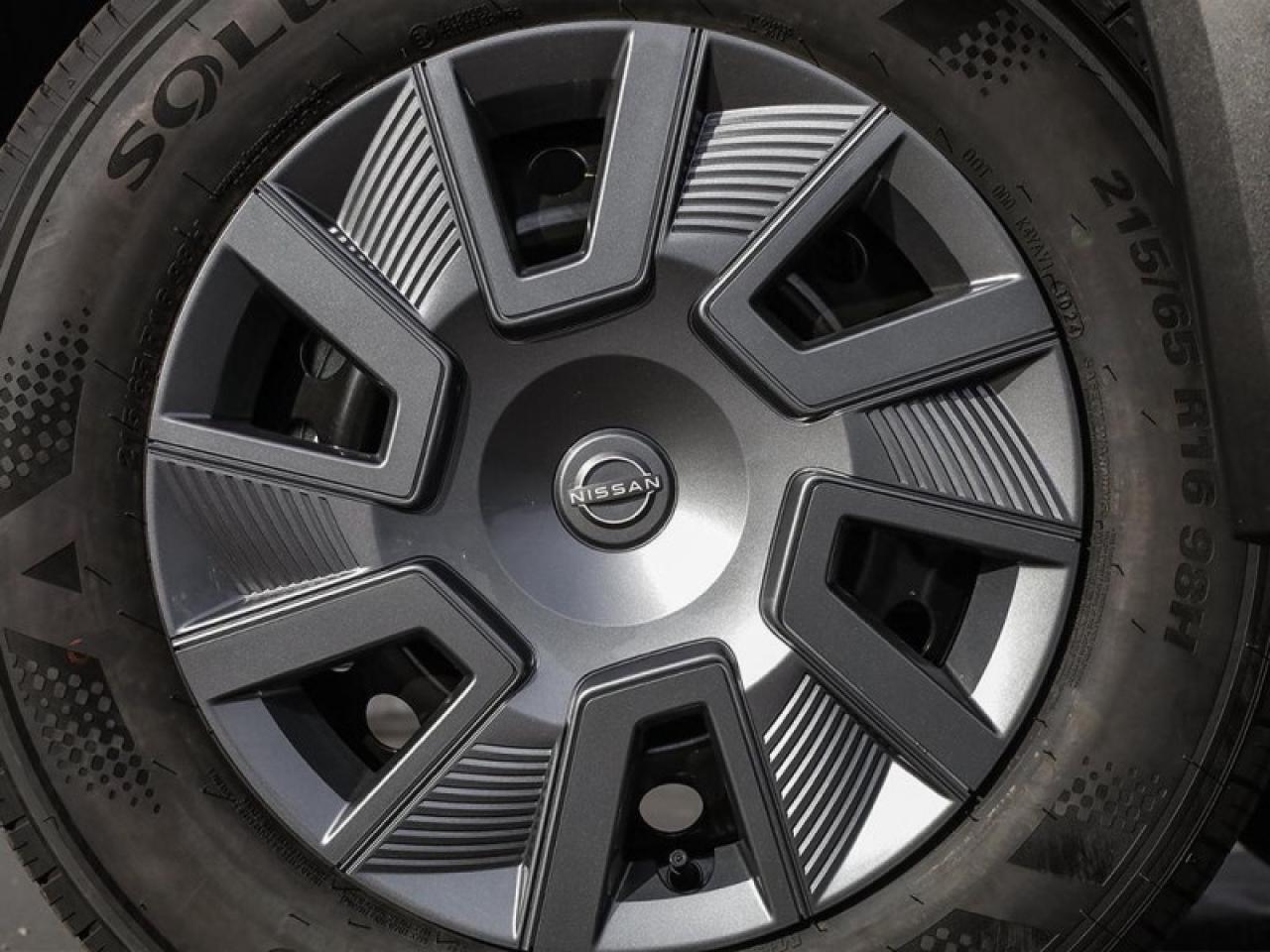 2025 Nissan Kicks S  - Heated Seats Photo