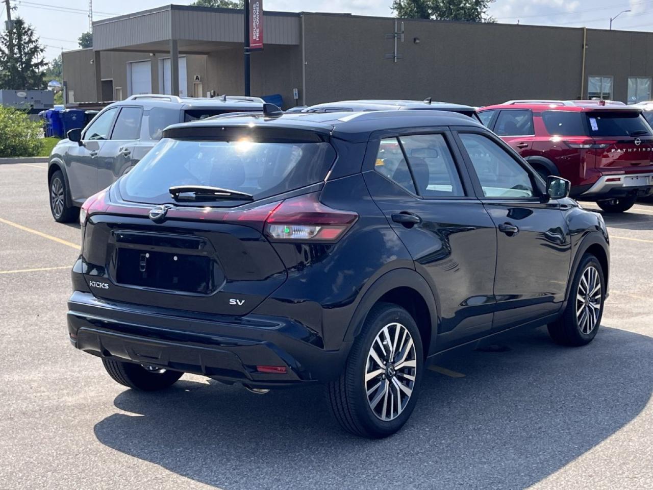 2025 Nissan Kicks Play SV FWD Photo