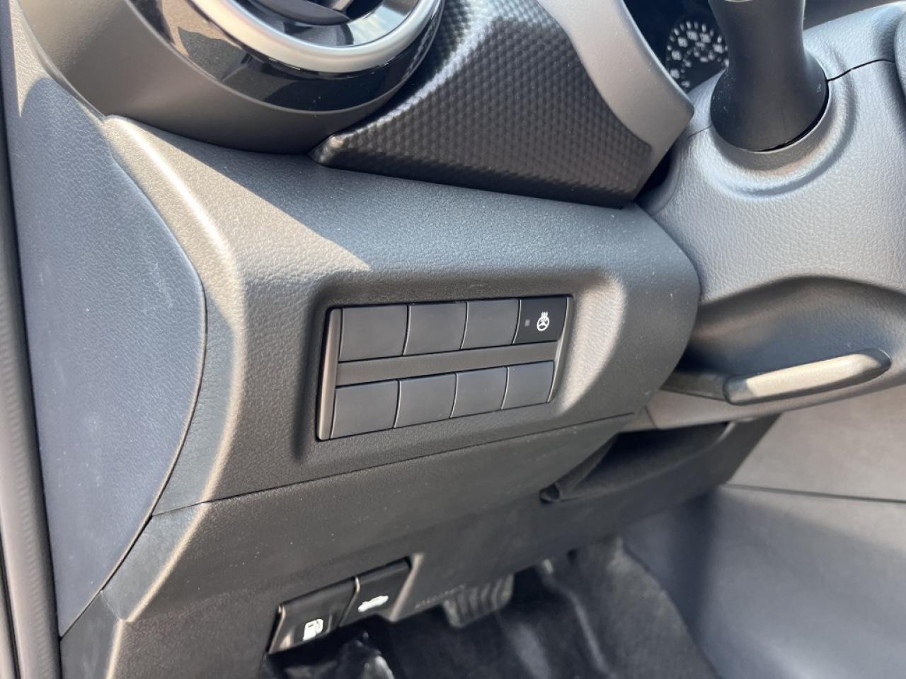 2025 Nissan Kicks Play SV FWD Photo