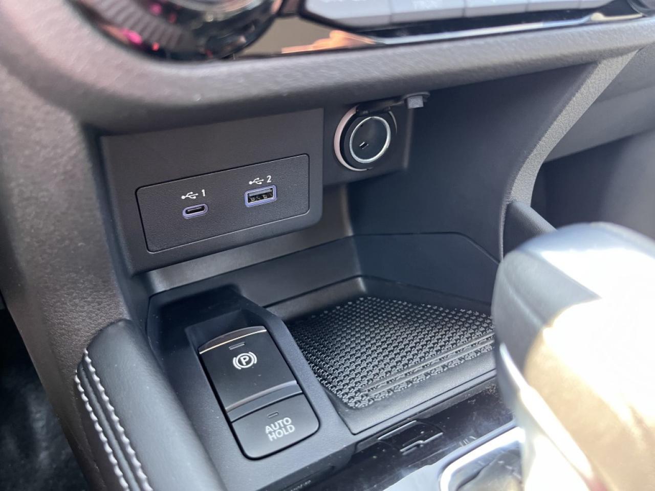 2025 Nissan Kicks Play SV FWD Photo