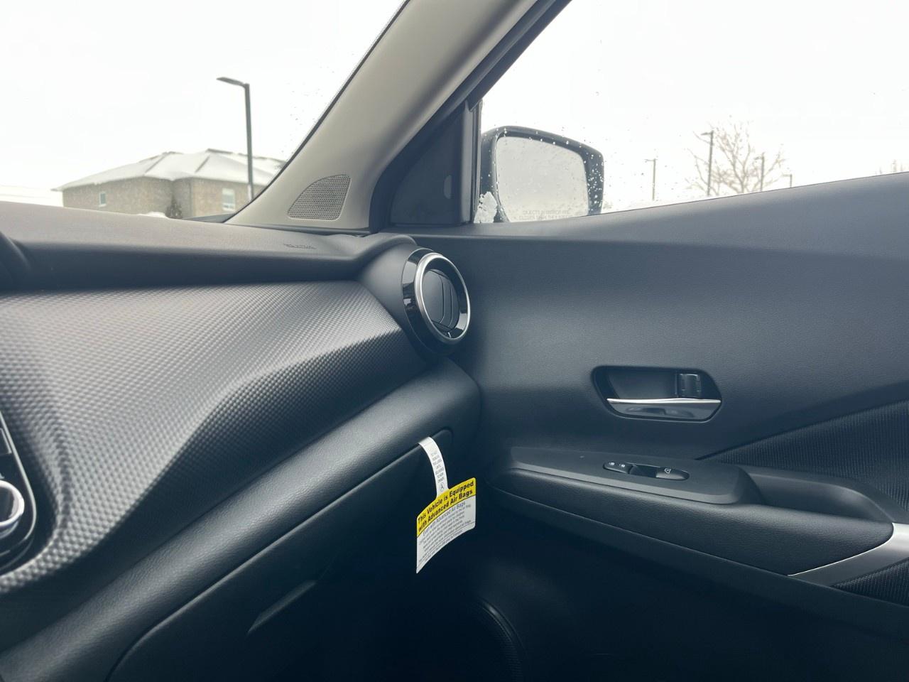 2025 Nissan Kicks Play SV FWD Photo