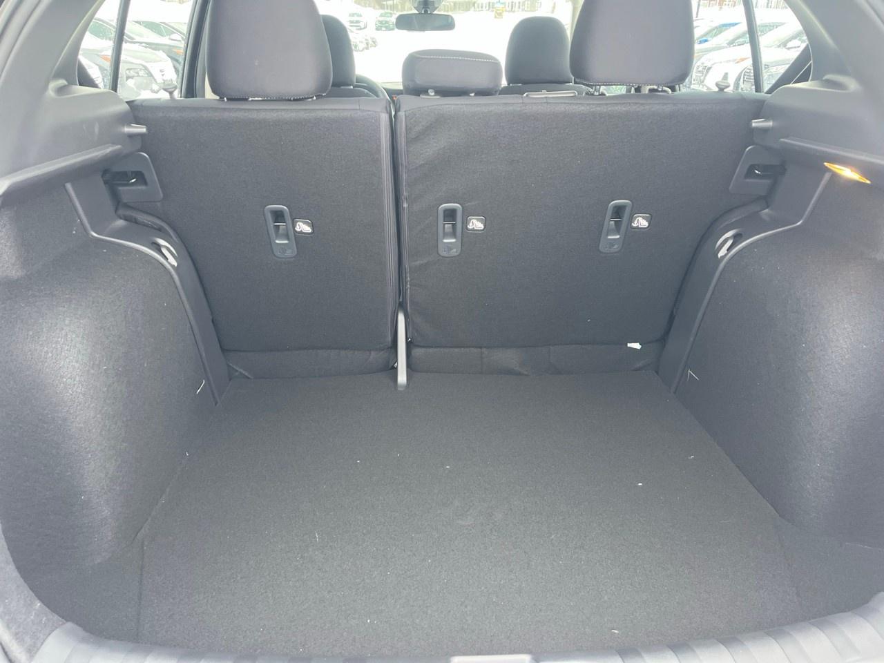 2025 Nissan Kicks Play SV FWD Photo