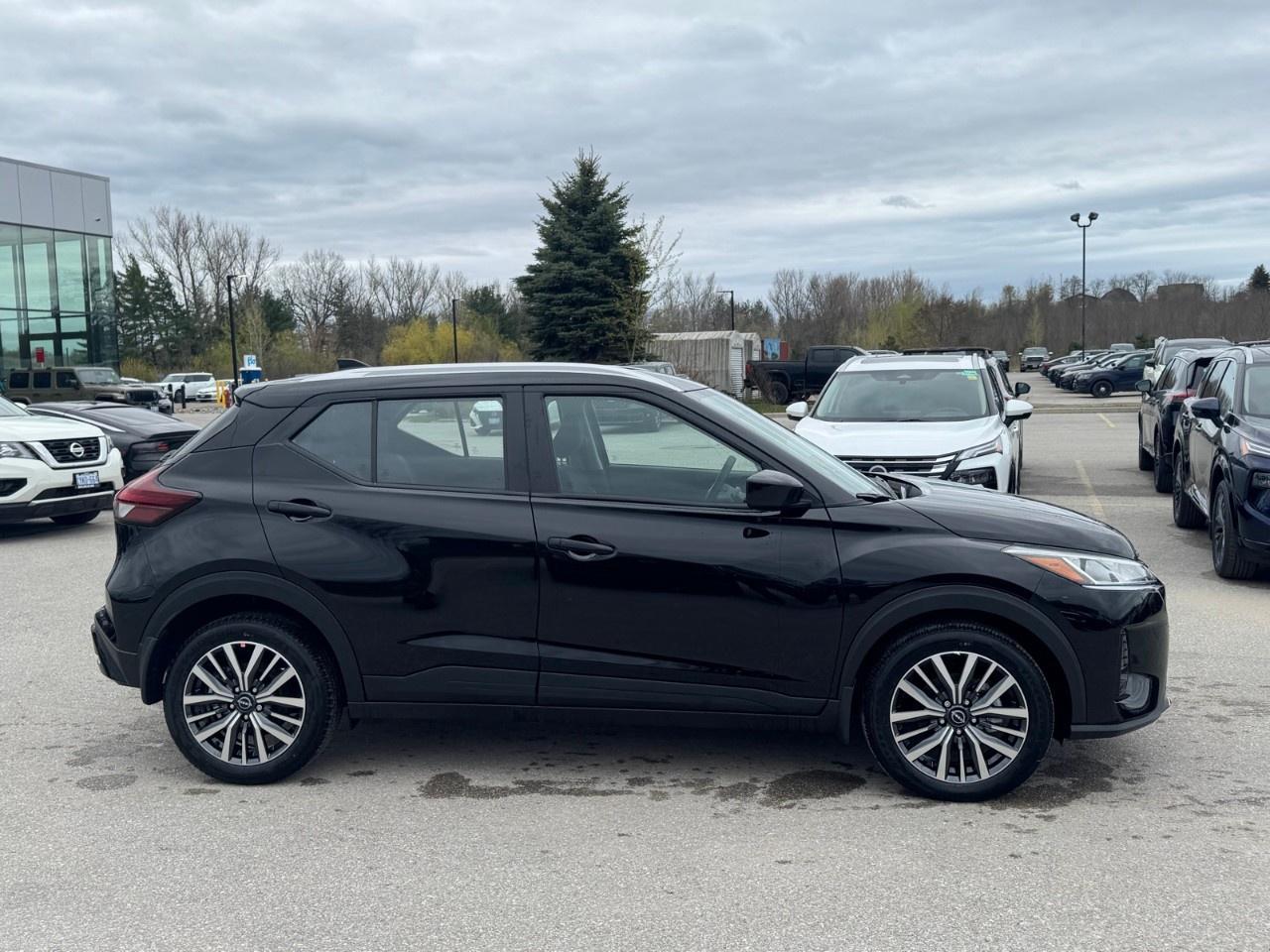 2025 Nissan Kicks Play SV FWD Photo