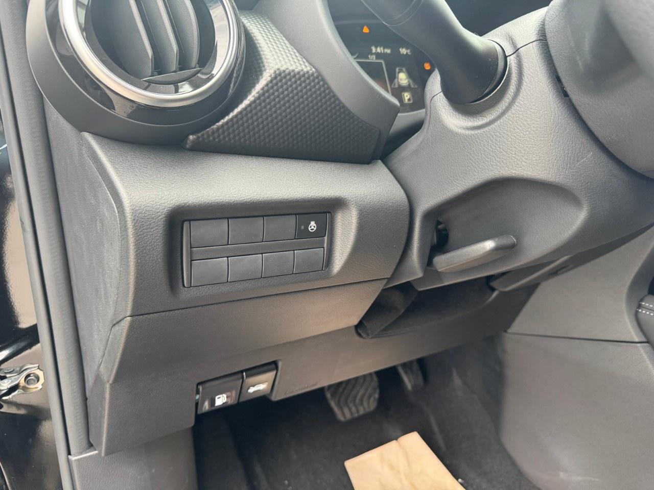 2025 Nissan Kicks Play SV FWD Photo
