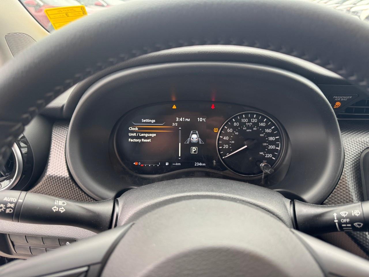 2025 Nissan Kicks Play SV FWD Photo