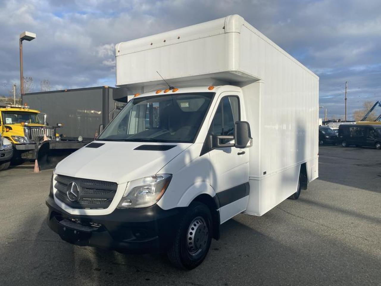 Used 2017 Mercedes-Benz Sprinter 3500 170-inch WheelBase 14 Foot Cube Van With Power Tailgate Diesel for sale in Burnaby, BC