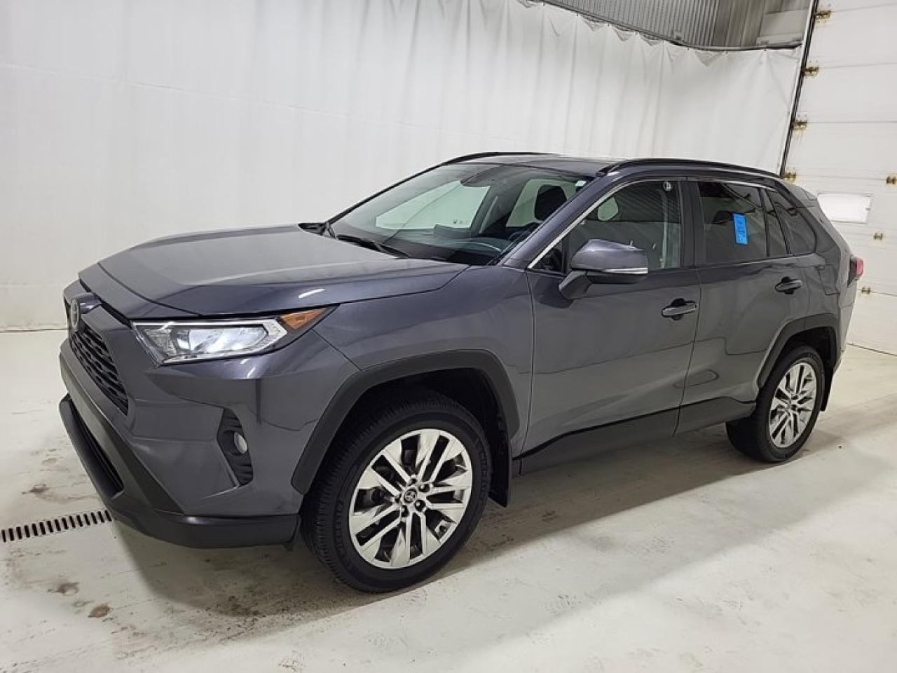 Used 2020 Toyota RAV4 XLE Premium AWD | Leather | Sunroof | Radar Cruise | Heated Seats | Rear Camera | Alloy Wheels for sale in Guelph, ON