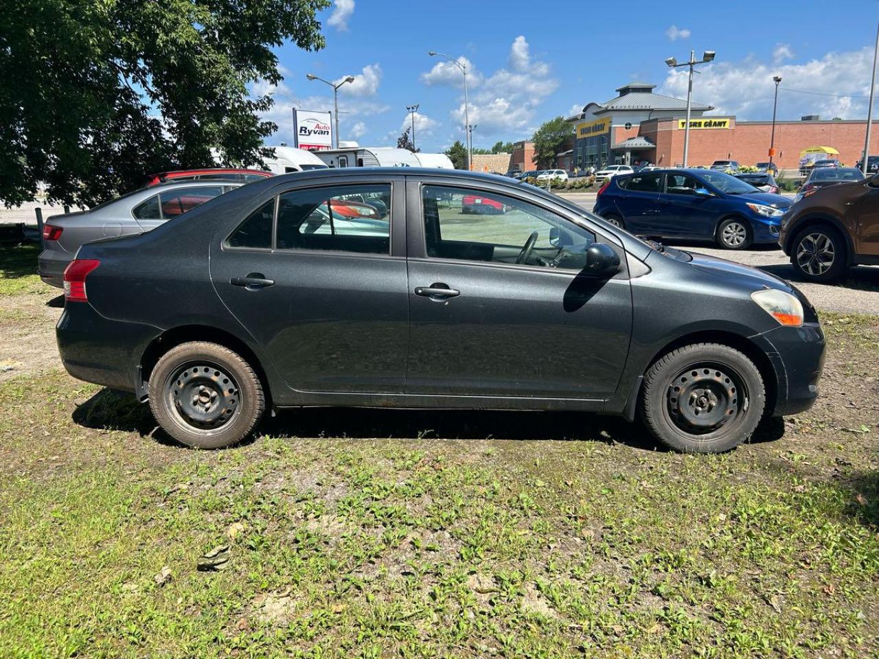 Used 2009 Toyota Yaris 4DR SDN MAN for sale in Brantford, ON