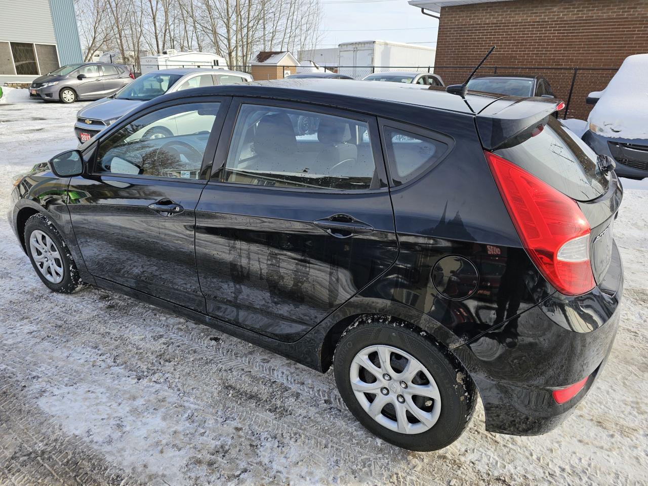 2012 Hyundai Accent GL, MANUAL, ACCIDENT FREE, A/C, POWER GROUP, 138KM - Photo #6