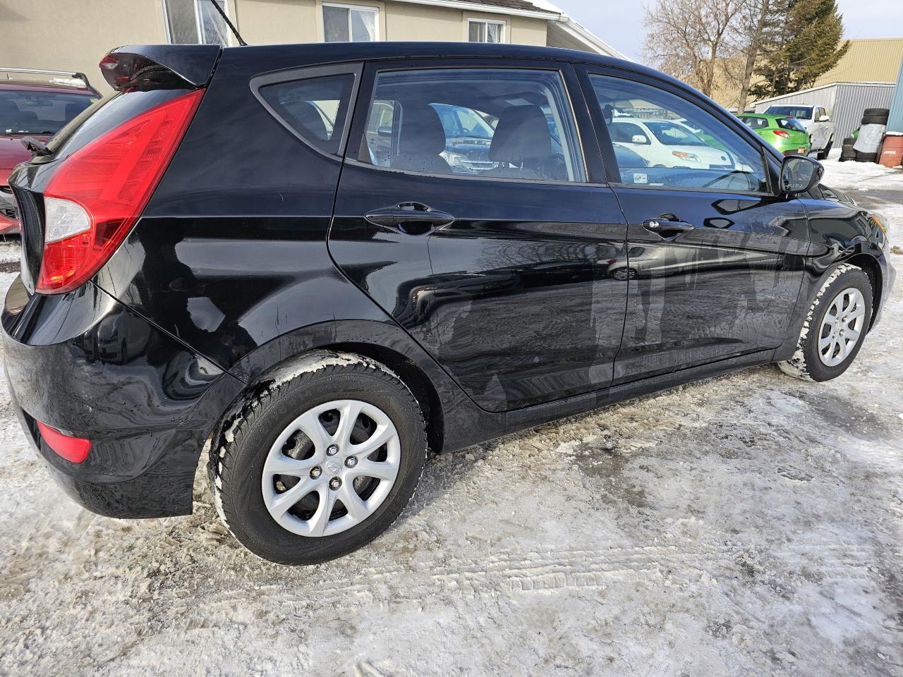 2012 Hyundai Accent GL, MANUAL, ACCIDENT FREE, A/C, POWER GROUP, 138KM - Photo #4