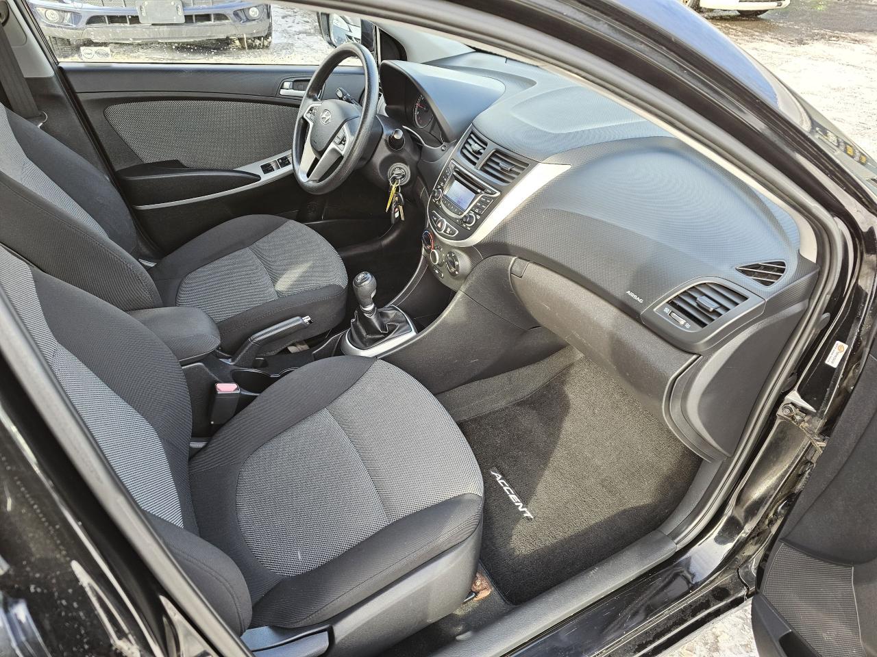 2012 Hyundai Accent GL, MANUAL, ACCIDENT FREE, A/C, POWER GROUP, 138KM - Photo #7