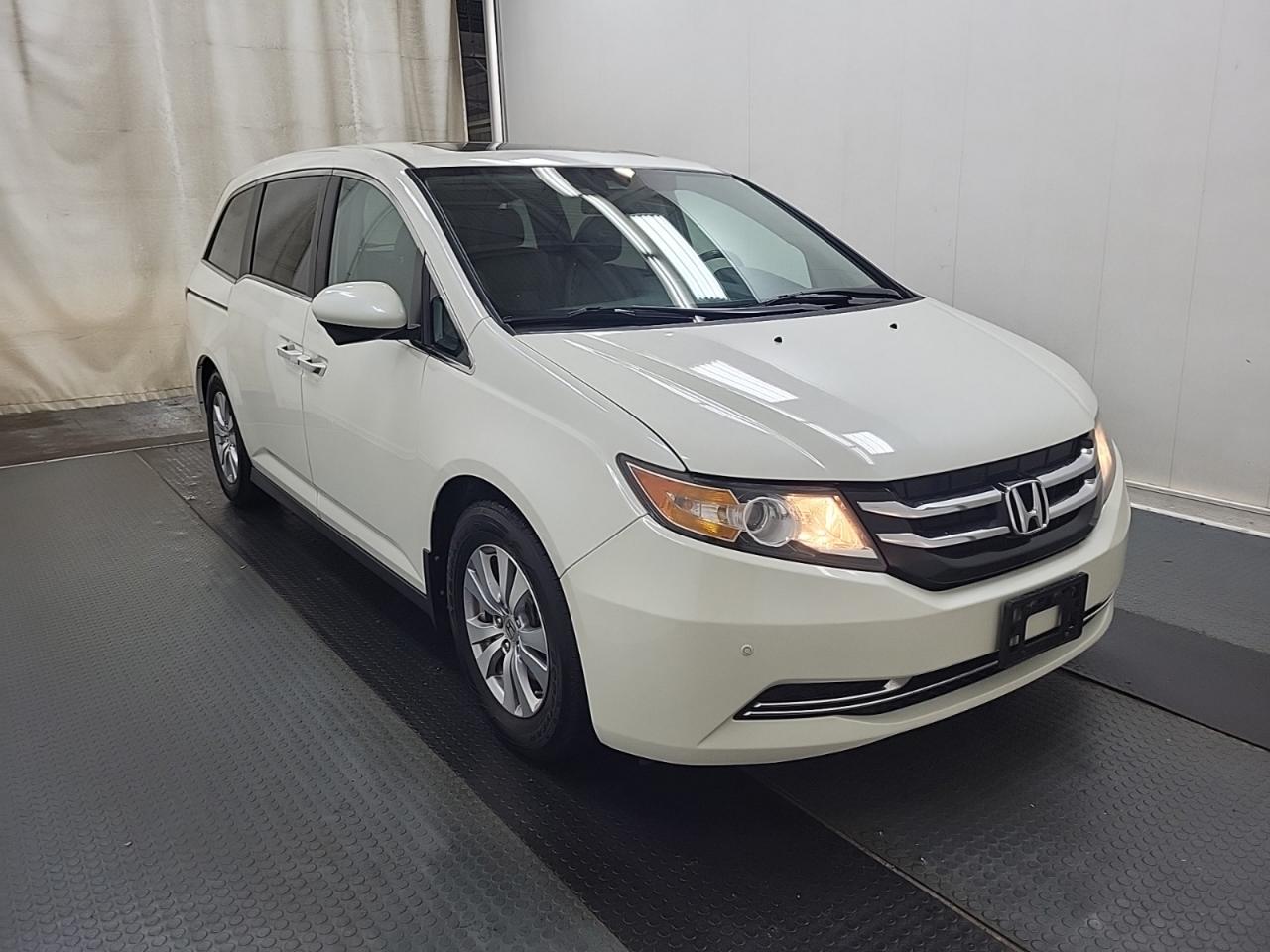 Used 2015 Honda Odyssey EX-L W/NAV - LTHR! NAV! BACK-UP/BLIND-SPOT CAM! 8 PASS! for sale in Kitchener, ON