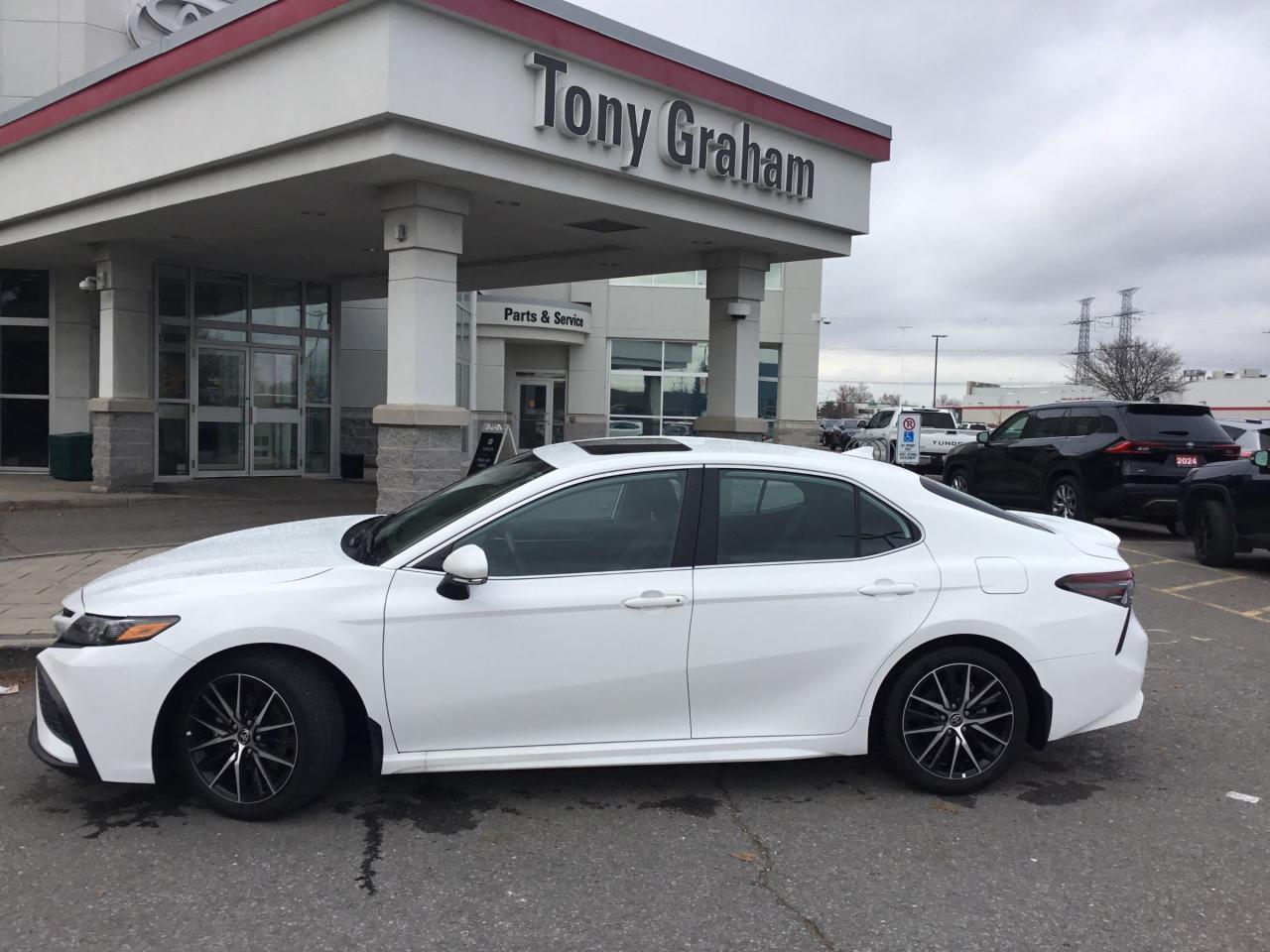 Used 2023 Toyota Camry HYBRID SE for sale in Ottawa, ON