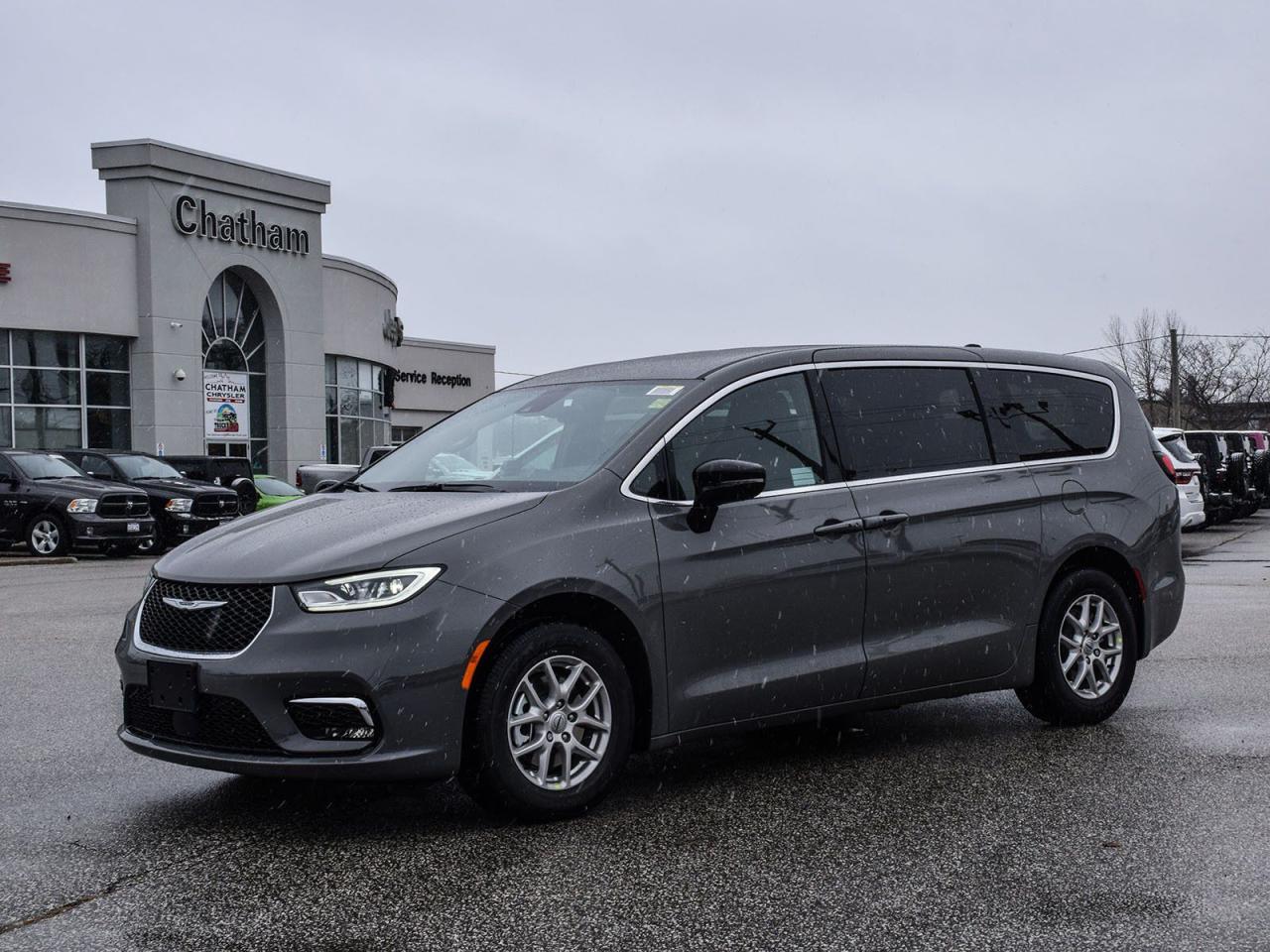 New 2025 Chrysler Pacifica Select for sale in Chatham, ON