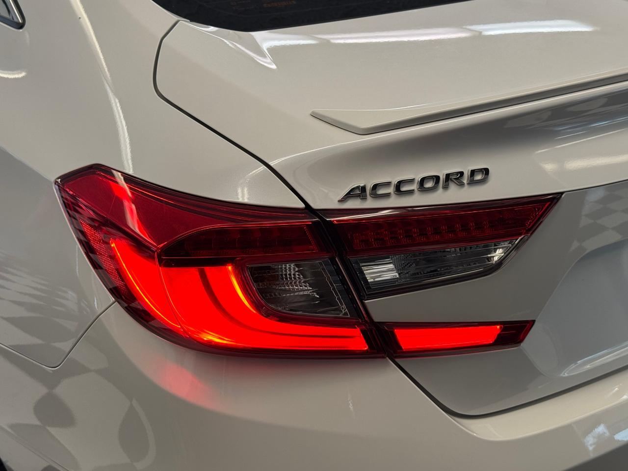 2018 Honda Accord SPORT+New Tires+Adaptive Cruise+Roof+CLEAN CARFAX Photo59