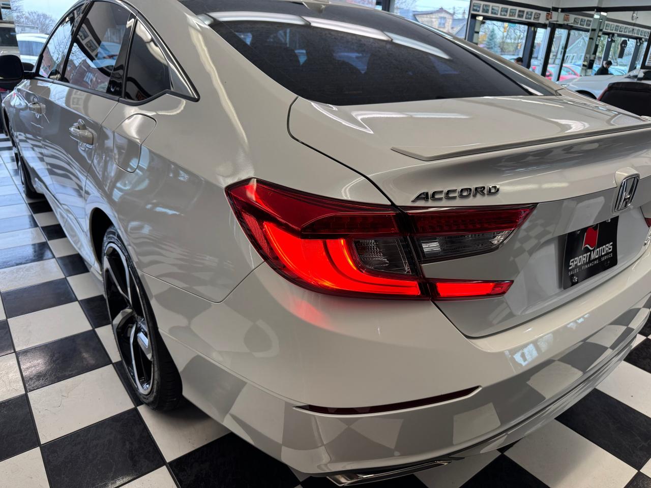 2018 Honda Accord SPORT+New Tires+Adaptive Cruise+Roof+CLEAN CARFAX - Photo #38