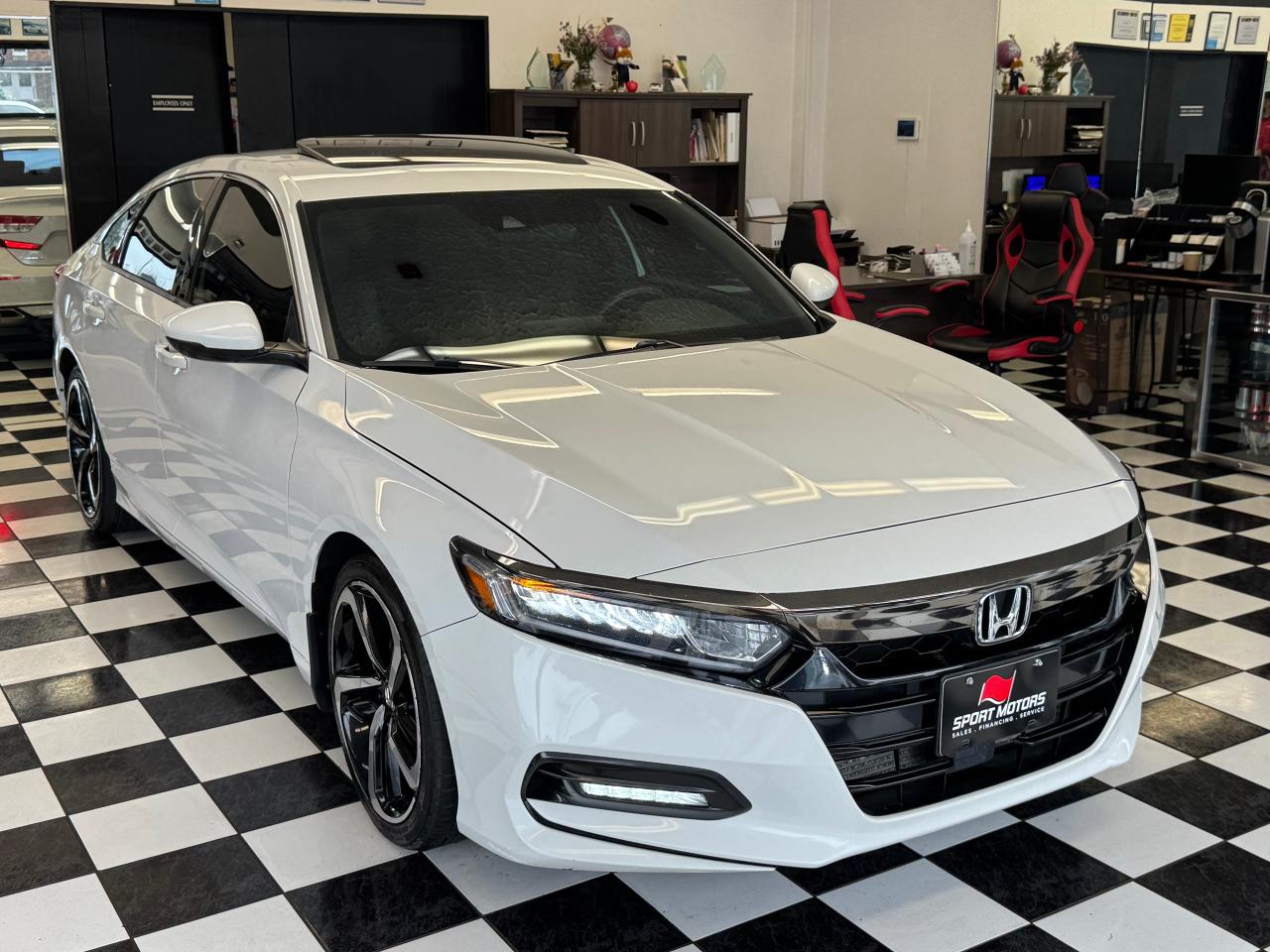 2018 Honda Accord SPORT+New Tires+Adaptive Cruise+Roof+CLEAN CARFAX - Photo #9