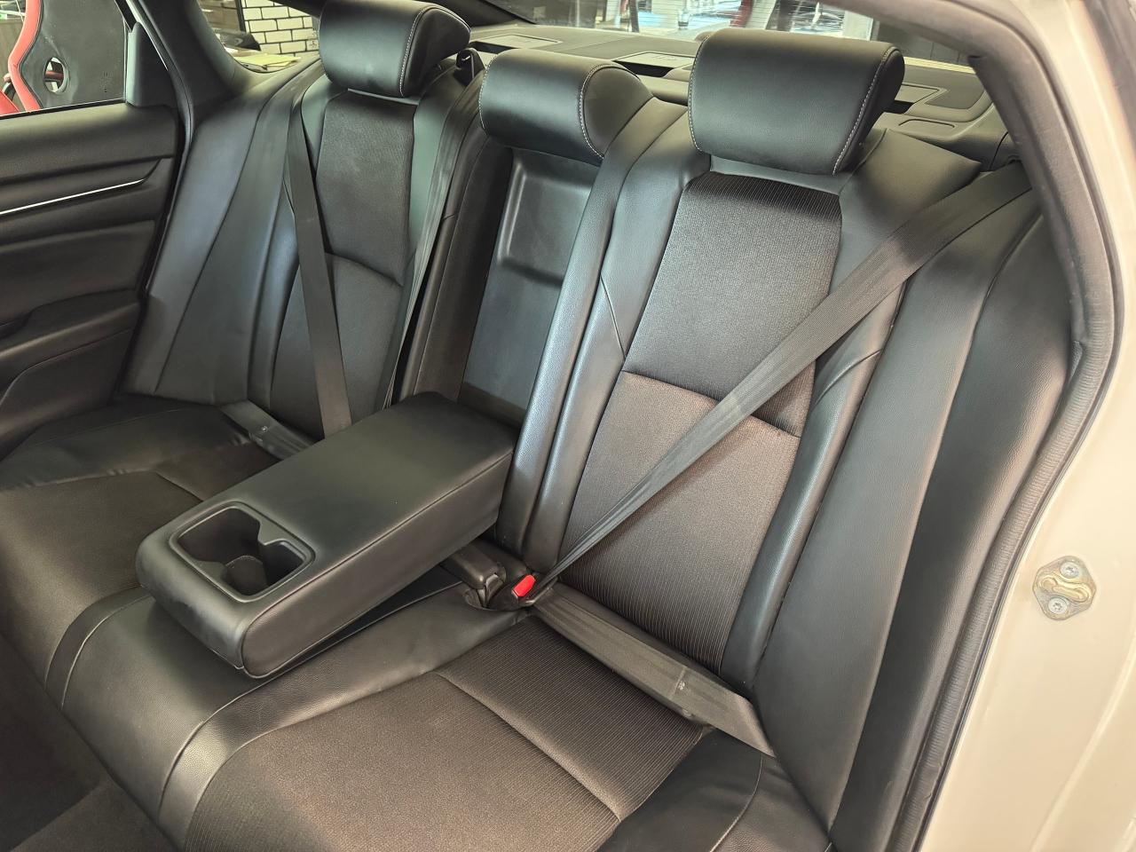 2018 Honda Accord SPORT+New Tires+Adaptive Cruise+Roof+CLEAN CARFAX - Photo #25