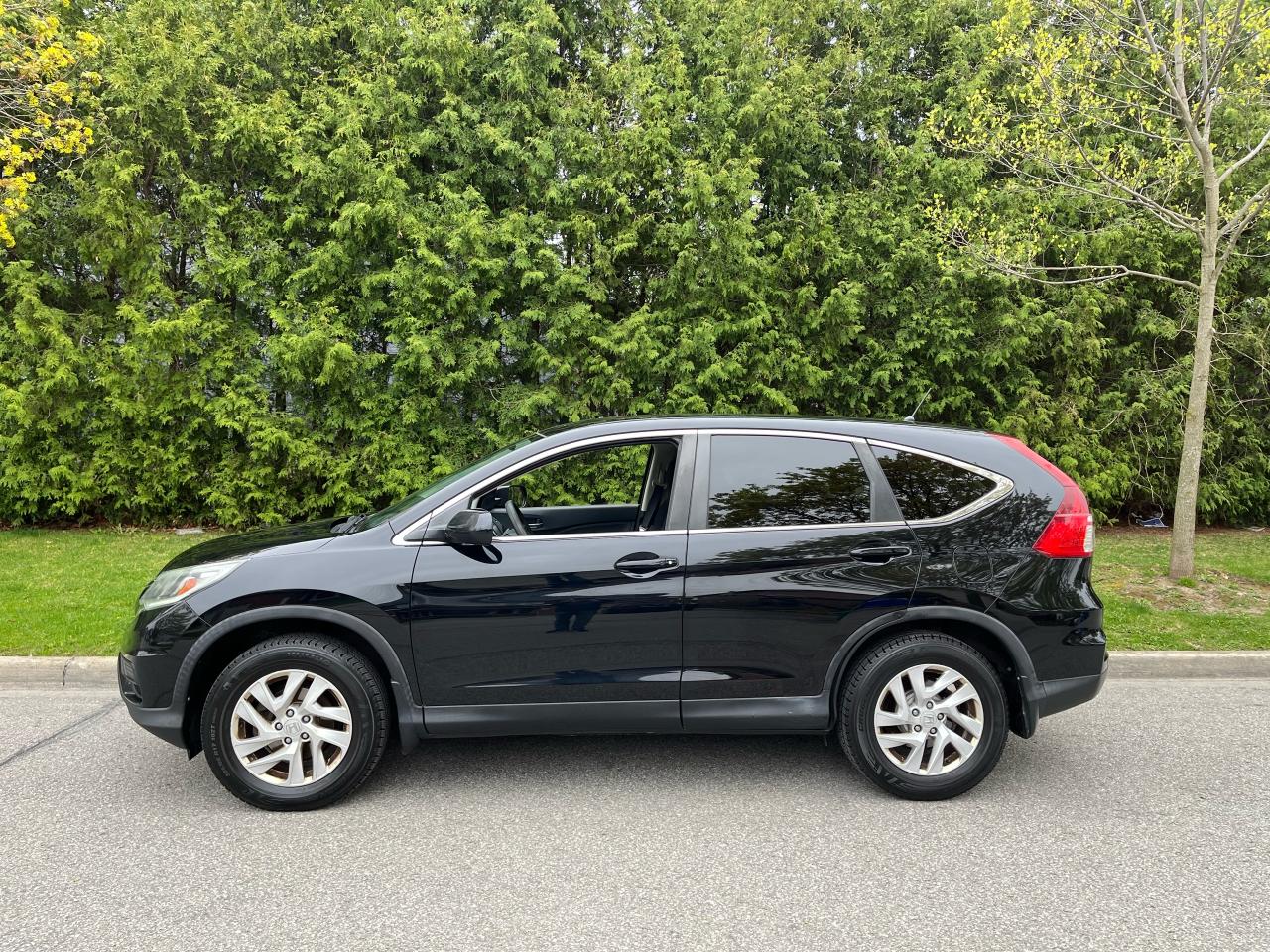 2015 Honda CR-V 2015 CRV SE AWD - ONLY 1 LOCAL OWNER!! Photo3