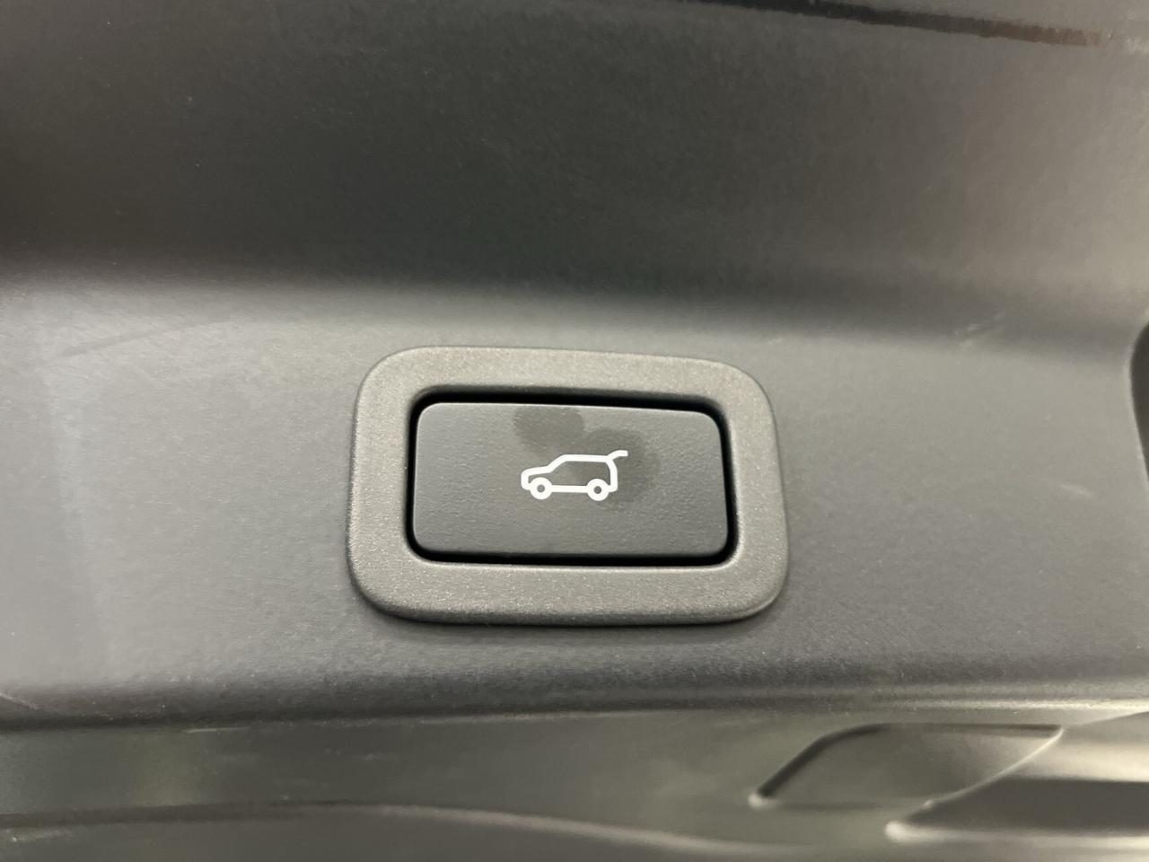 2020 Jaguar F-PACE S AWD | 380HP SUPERCHARGED V6 | LEATHER Photo