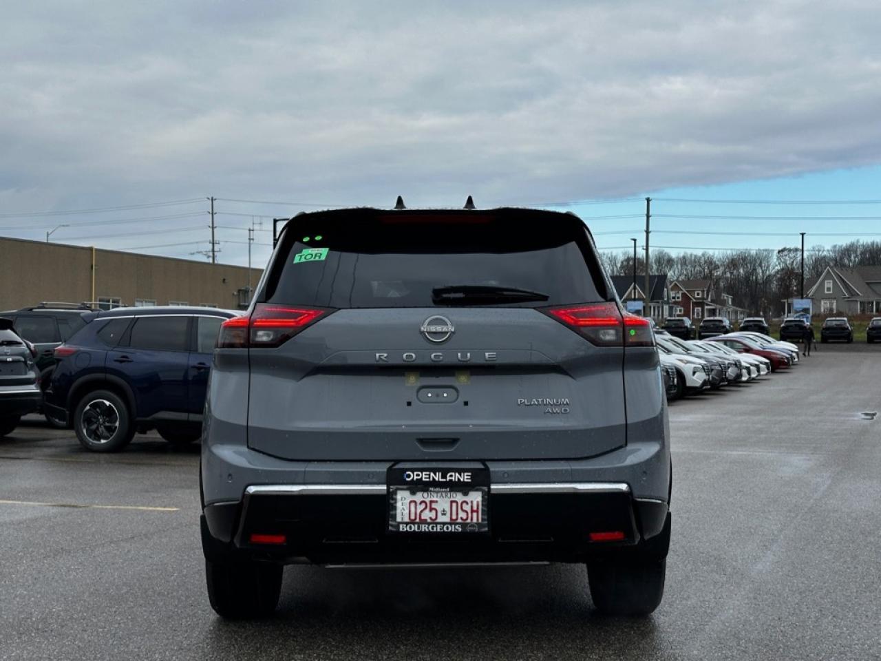 2025 Nissan Rogue AWD Platinum Photo2