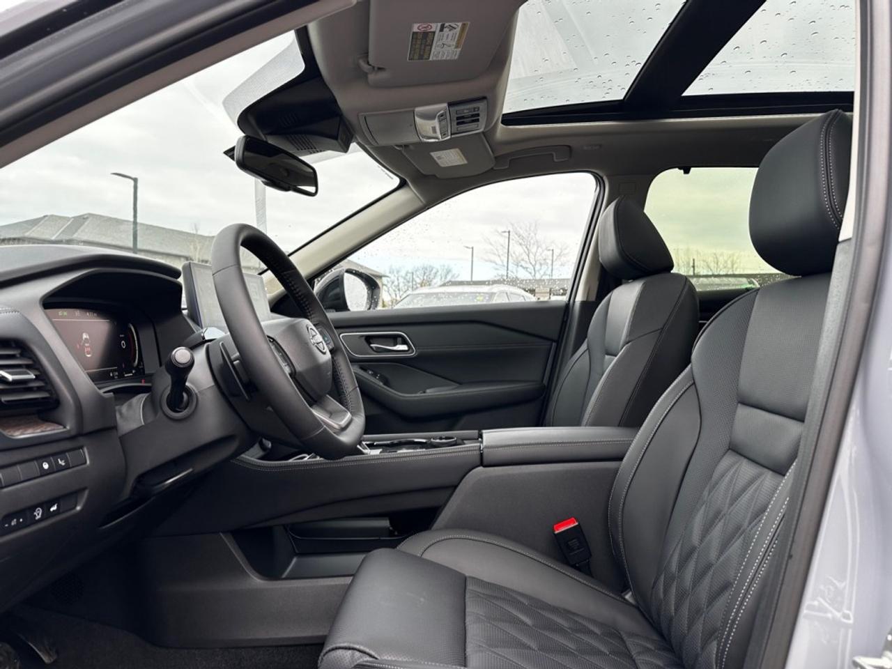 2025 Nissan Rogue AWD Platinum Photo